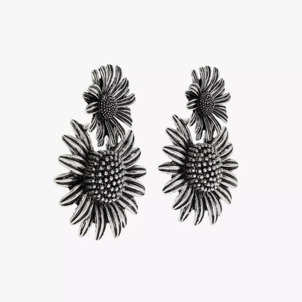 ZARA Double Flower Earrings - Picture 3 of 13